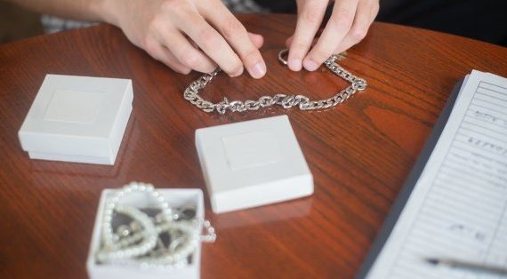gadai perhiasan terdekat